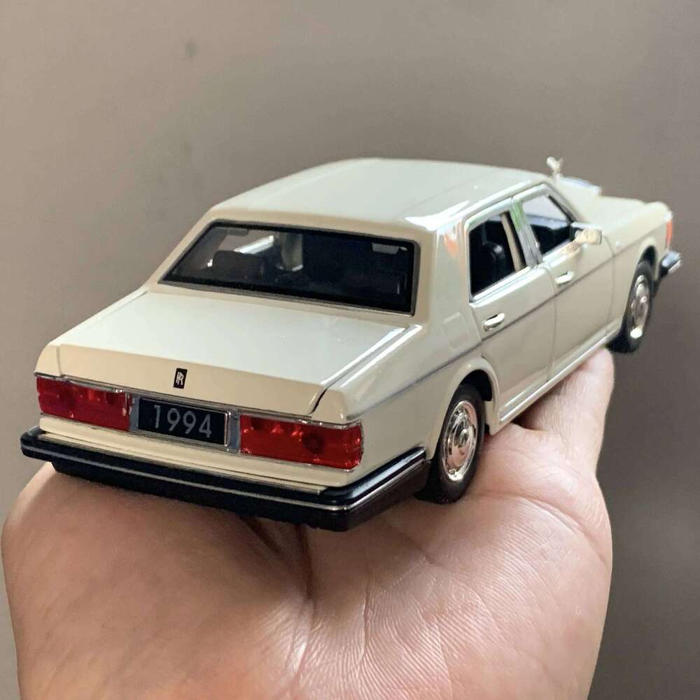 1:32 1994 Rolls Royce Silver Spur Limousine Alloy Metal Diecast Model Car Home Interior Decoration Ornaments Holiday Present Boy Y260130