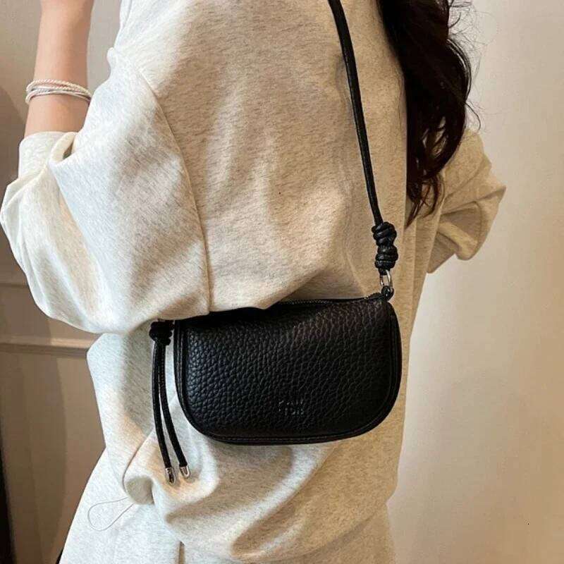Versatile, Solid Color, Exquisite Design, Daily Commuting, Casual Shoulder Handbag Ladies' Crossbody Bag Is Fashionable 2025