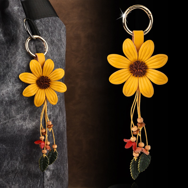 Couple birthday gift Gifts Keychain Bag Charm Flower Leather Keychain Green Heart Metal Car Keychain Purse Pendant for Women Men Valentine's Day 