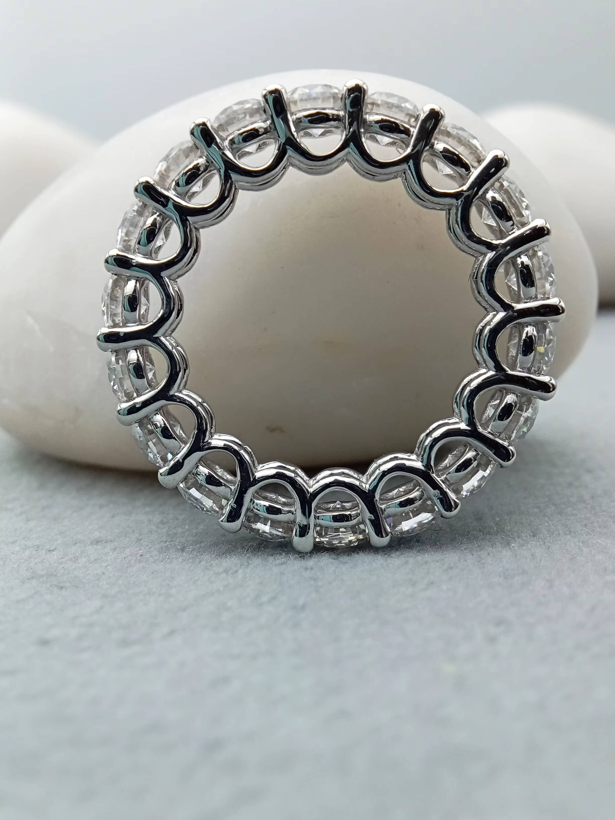 Customized Luxurious Jewelry WEDDING BAND ROUND DIAMOND 10K 14K 18K White Gold Lab Grown Diamond Ring