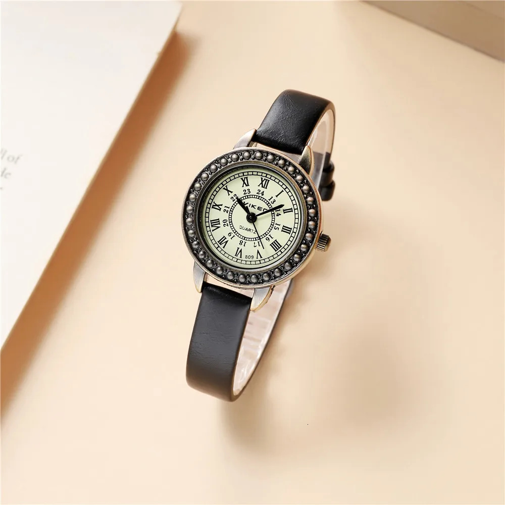Vintage women leather watch slim PU leather Roman scale quartz watch 260126