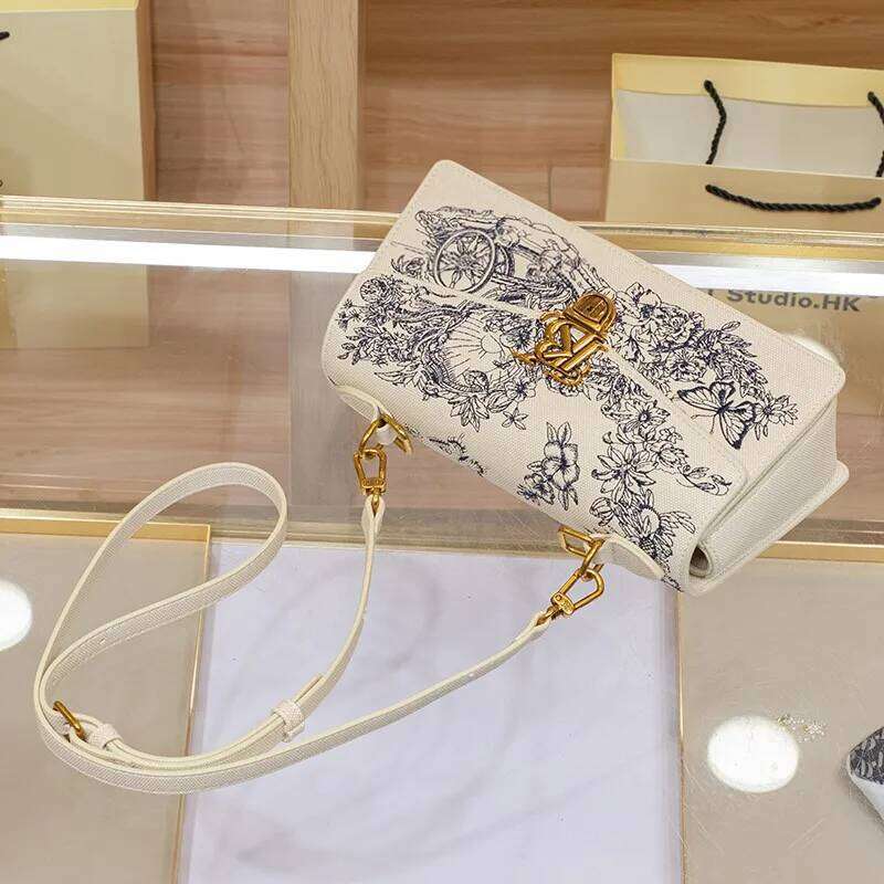 Women's handbag, underarm women's 2024 new summer high-end designer bag, embroidered single shoulder crossbody bag