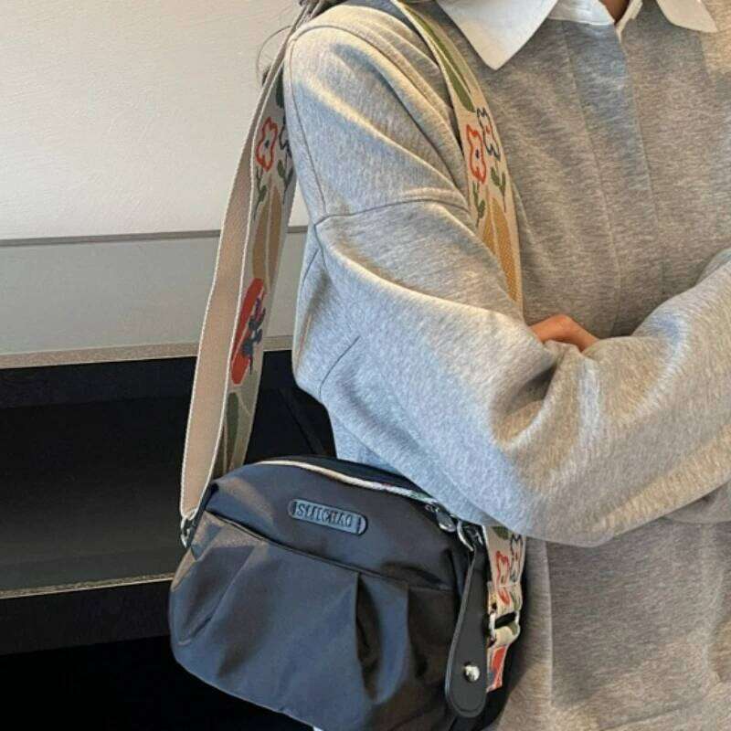 New Fashion Nylon Crossbody Bags for Women Trendy Shoulder Storage Wide Strap Comfortable and Versatile Texture Pillow Bag XJ260131