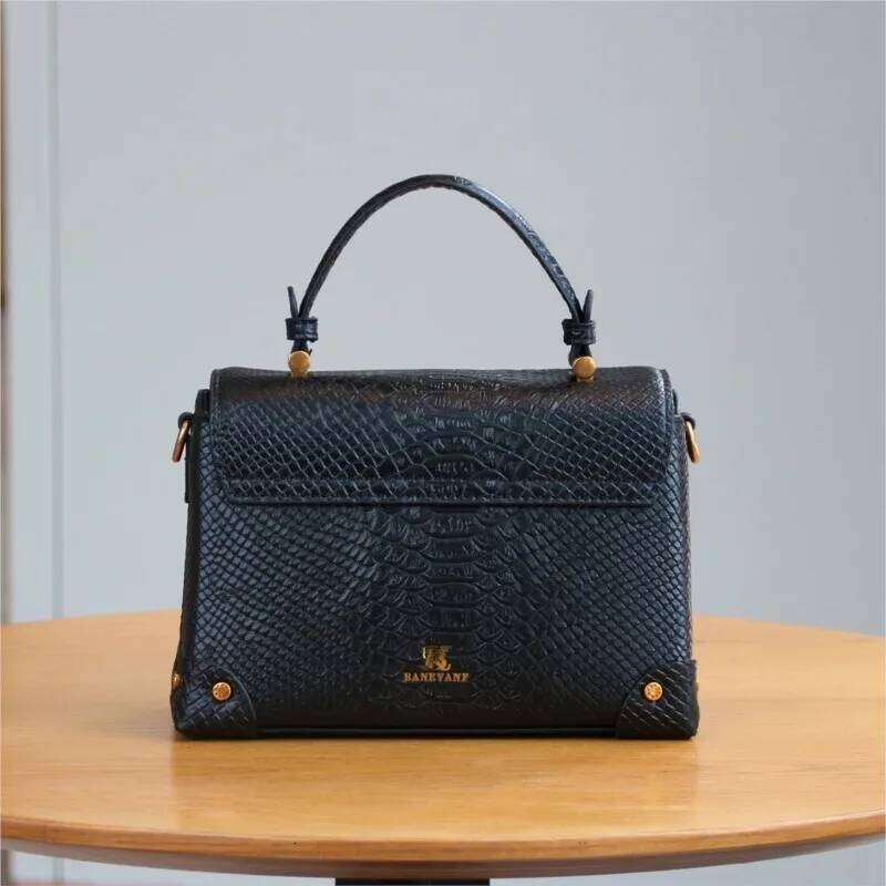 2025 New Fashionable Women's Handbag with High Grade Serpentine Pattern Light Luxury Exquisite Single Shoulder Crossbody Bag