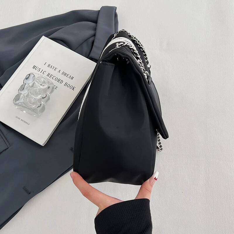 Chain canvas women's high-end single shoulder armpit mailman bag, contrasting Oxford cloth crossbody bag