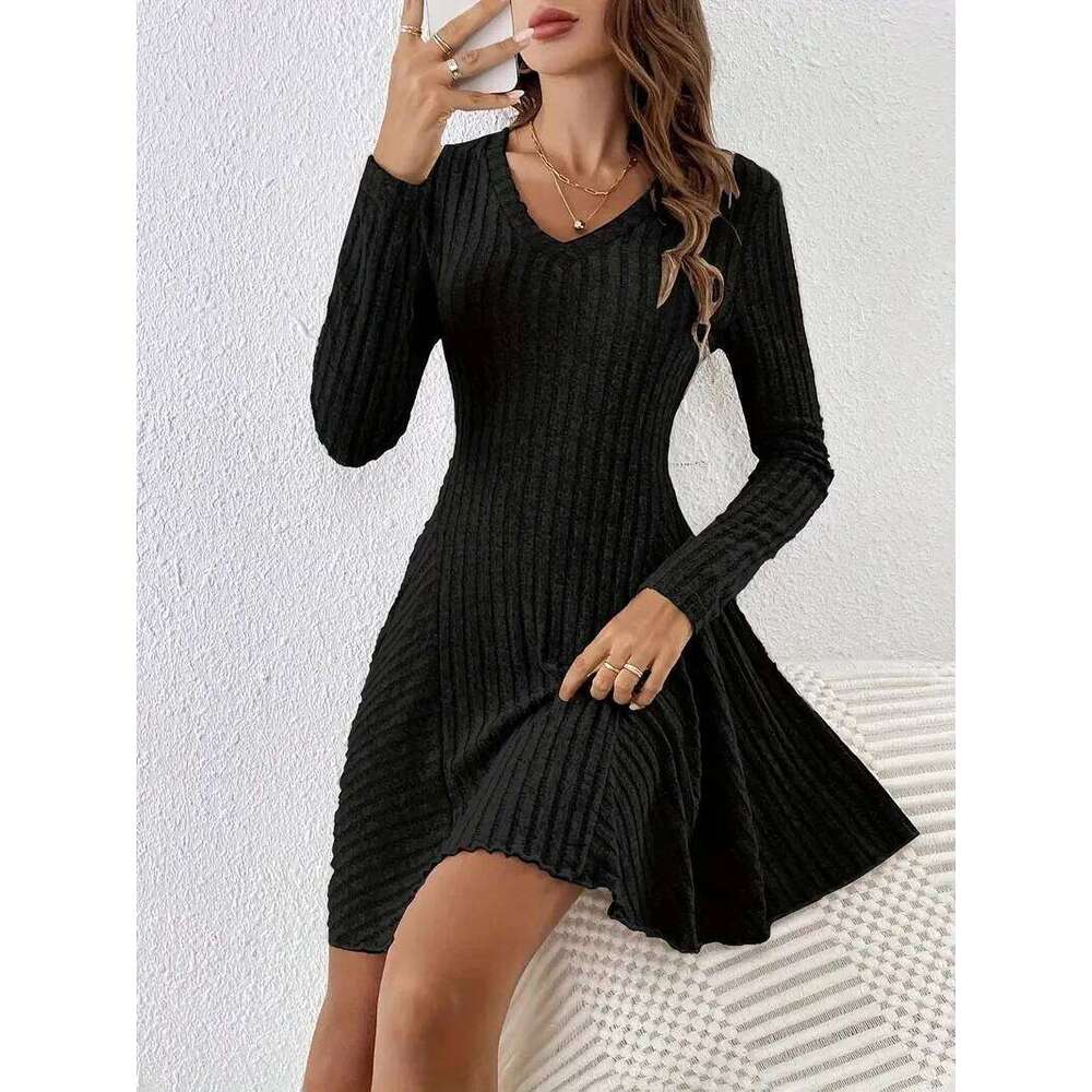 Elegant Knitted V-Neck Long-Sleeved Dress for Women Short & Large Skirt Options European American Style Cross-Border Fashion XJ260131