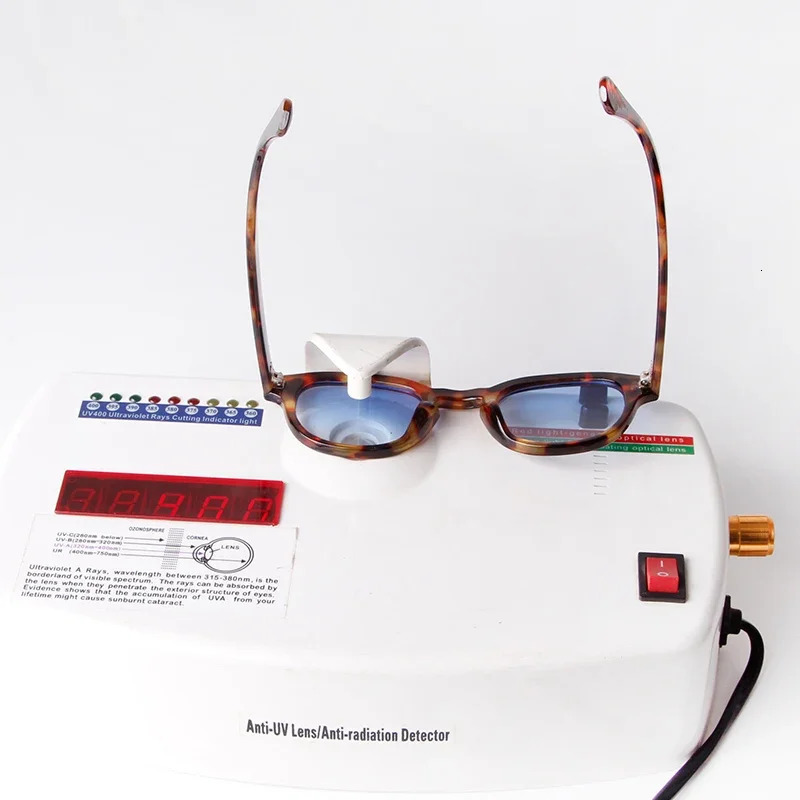 Fashion Transparent Blue Round Sunglasses Women Men Retro Rivet Small Square Sun Glasses UV400 Eyewear 260126