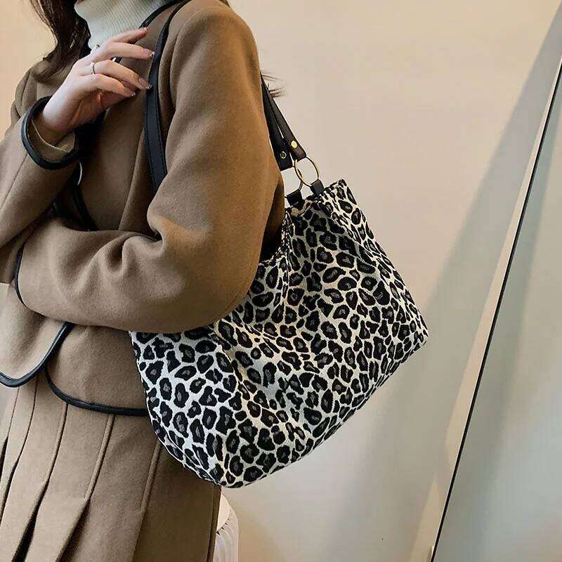 Stylish Leopard Print Fabric Handbags for Women Shoulder Large Capacity Tote Bag with Lining Zipper Pocket Daily Collocation XJ260130