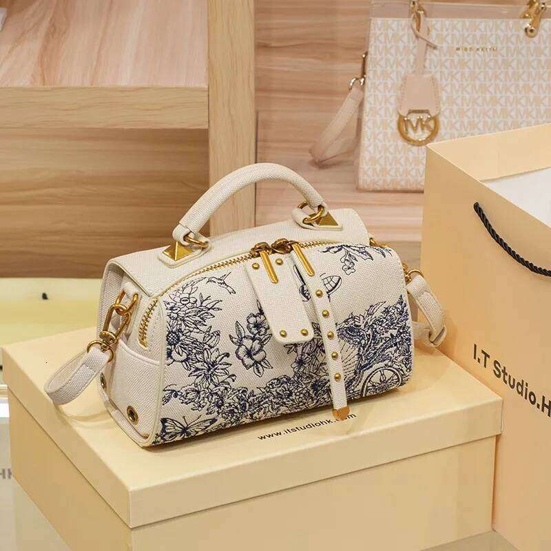 Pillow Bag, Women's 2024 New Single Shoulder Crossbody Handbag, Designer's High Level Sense