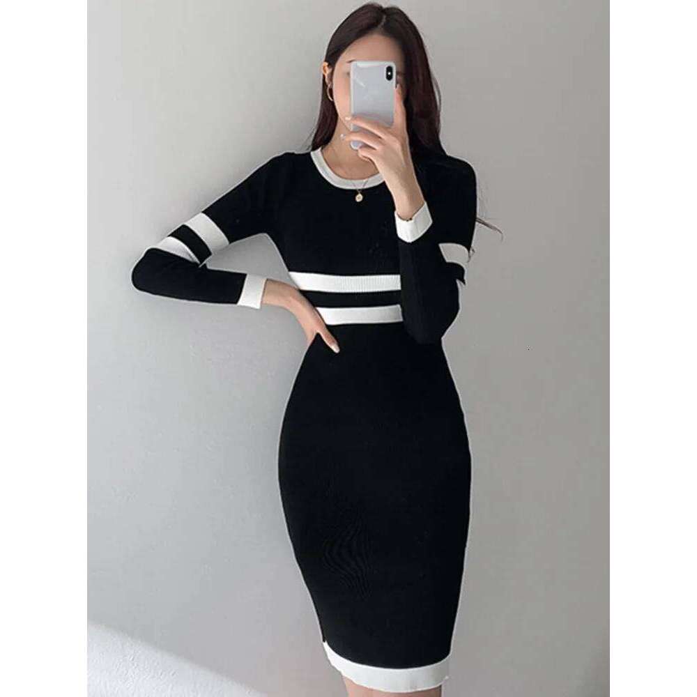 Stretch Knit Pencil Spring Korean Version Pullover Full Sleeve Simple Color Matching High Waist Slim Elegant Office Dress XJ260131