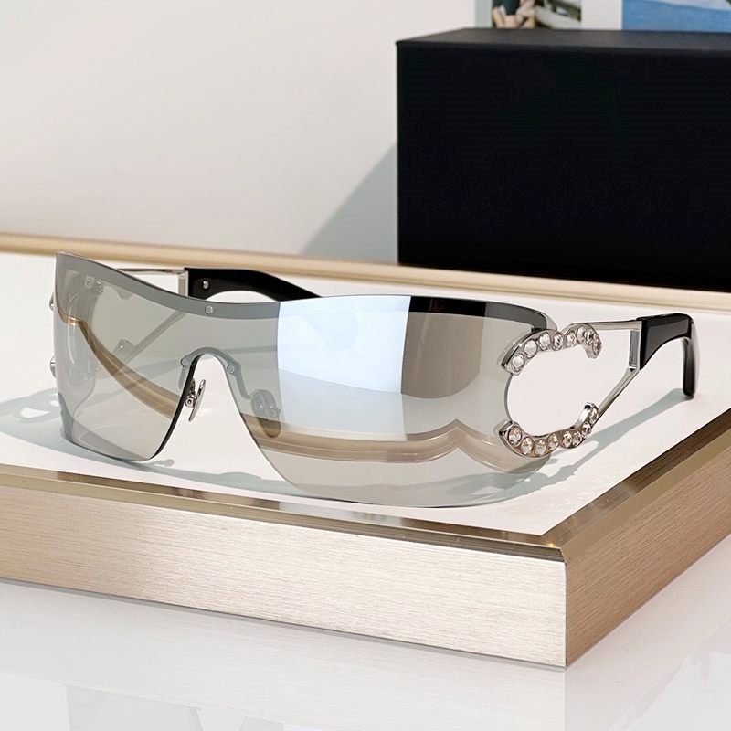 Designer Sunglasses for Women Vintage Rhinestone Sunglasses UV400 protective vacation glasses