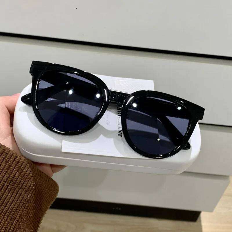 New Fashion Elegant Large Frame Sunglasses Retro Style Men and Women Alike Sun Glasses UV400 Shades H260130
