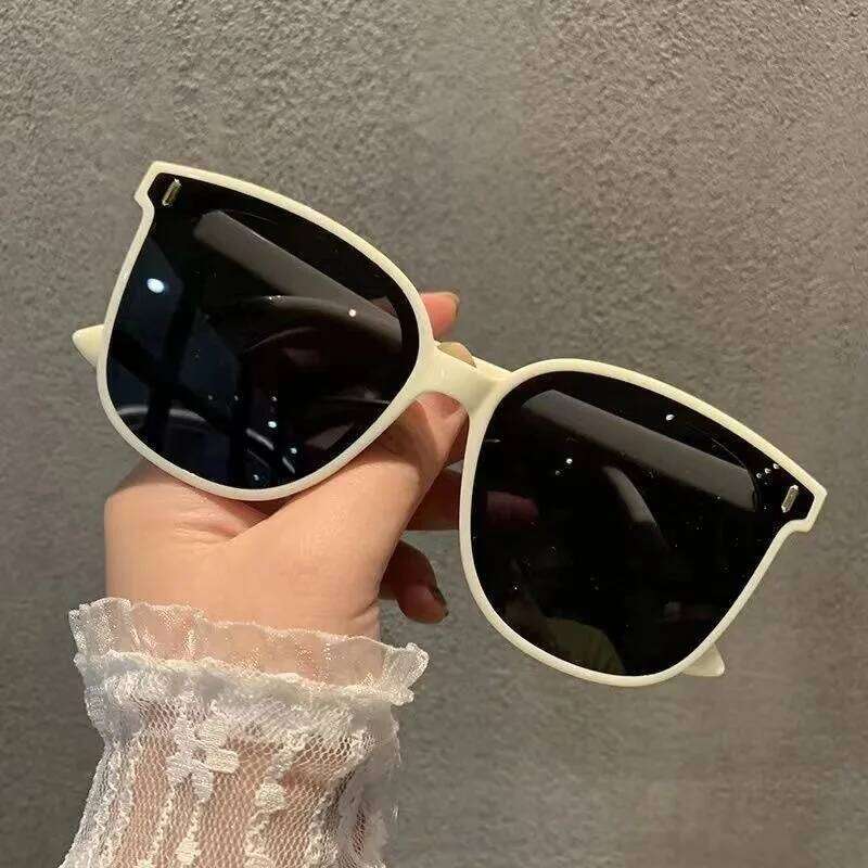 New Fashion Square Women's Sunglasses Retro Rice Nail Metal Outdoor Sun Shading Sports Glasses For Men And Women H260130