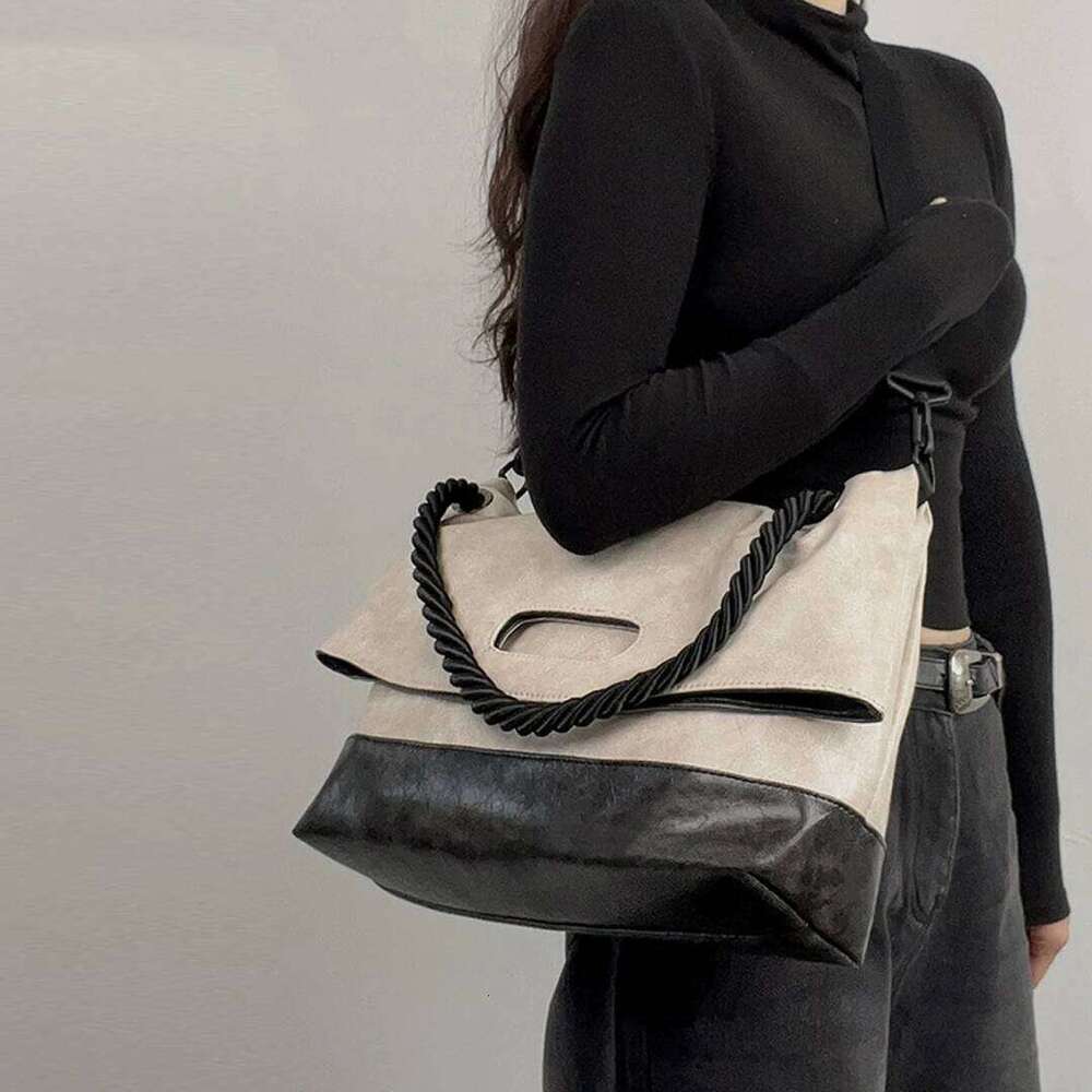 Large capacity contrasting color for women 2024 new fashionable commuting tote versatile casual shoulder crossbody bag XJ260131