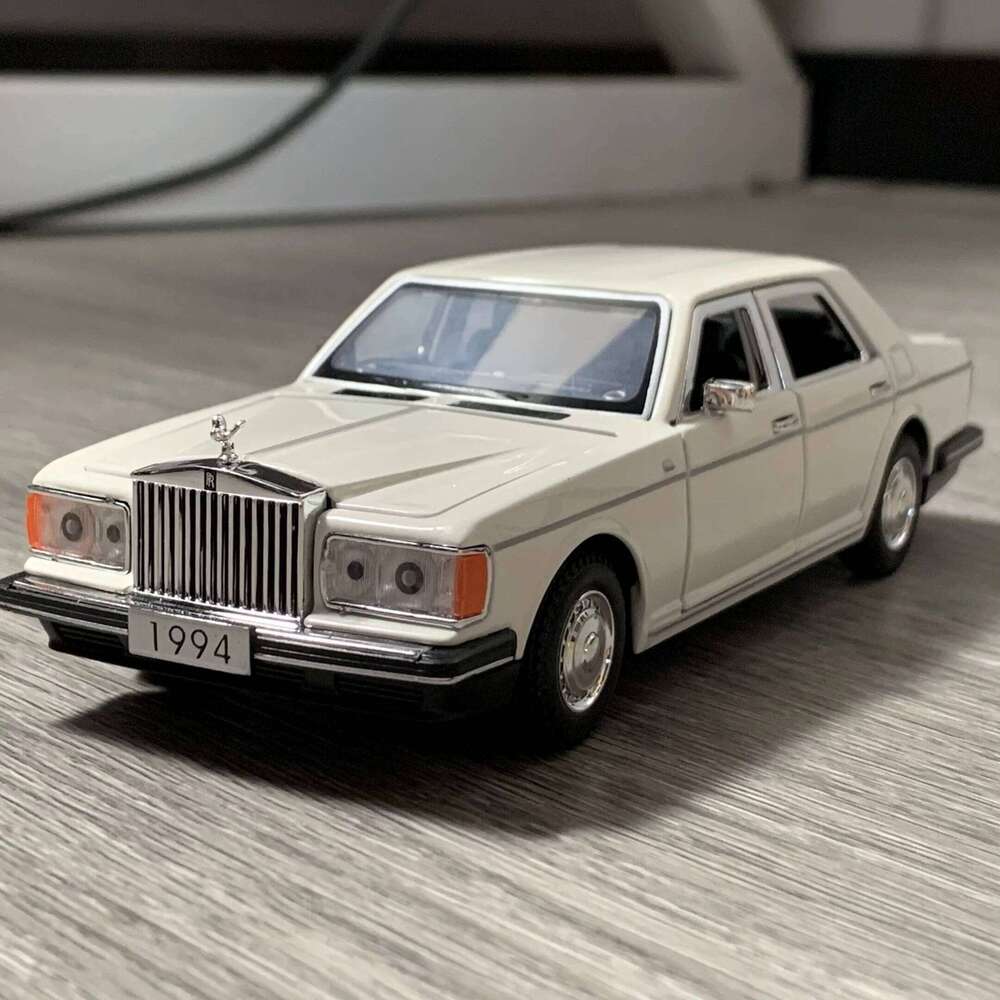 1:32 1994 Rolls Royce Silver Spur Limousine Alloy Metal Diecast Model Car Home Interior Decoration Ornaments Holiday Present Boy Y260130
