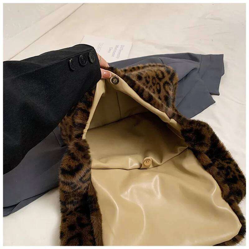 Warm Fluffy Faux Fur Leopard Messenger Bags for Women Vintage Soft Plush Ladies Shoulder Girls Cute Crossbody School Bag XJ260131