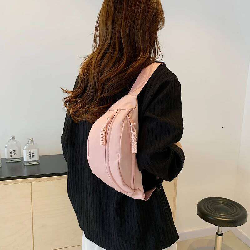 Nylon casual - trendy crossbody for women, men, sporty messenger bag, unique and versatile Instagram bag