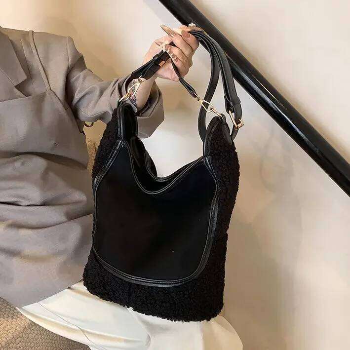 Large Capacity Winter Crossbody Lamb Fur Shoulder Versatile Bucket Bag for Outdoor Use Daily Matching Polyester XJ260131