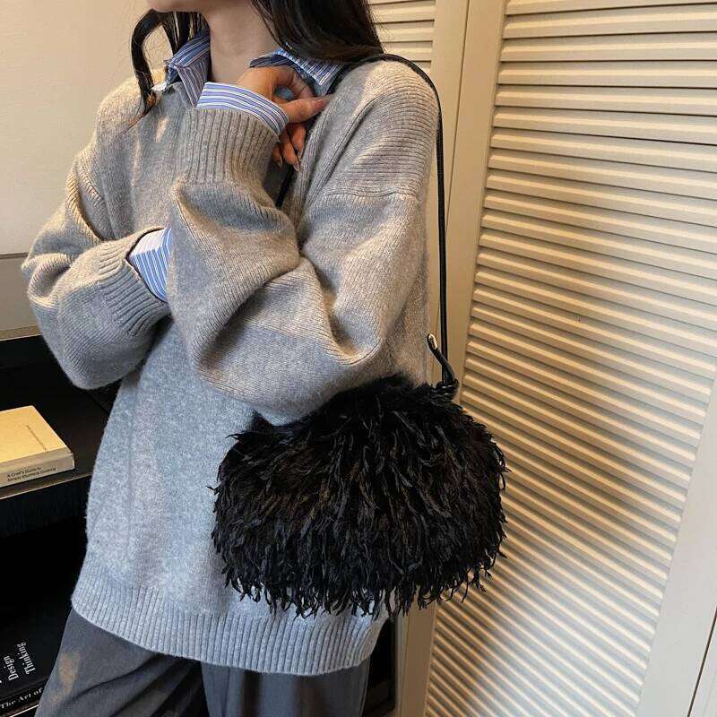LEFTSIDE Women Small Plush Shoulder Bags 2025 Luxury Brand Crossbody Female Handbags and Purses Soft Warm Winter Bag XJ260131