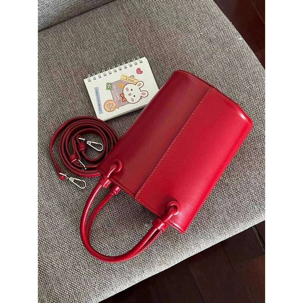 Fashion New Chic Bucket Bags for Women Retro Red Versatile One Shoulder Crossbody Bag Autumn Winter Commuting Shopping Handbags