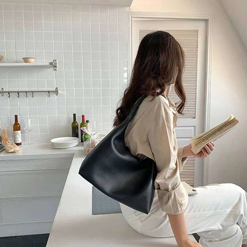 2026 Luxury Designer Woman Leather Handbag Summer Underarm Bag PU Casual Tote Korean Popular Purse Hand Bags for Lady