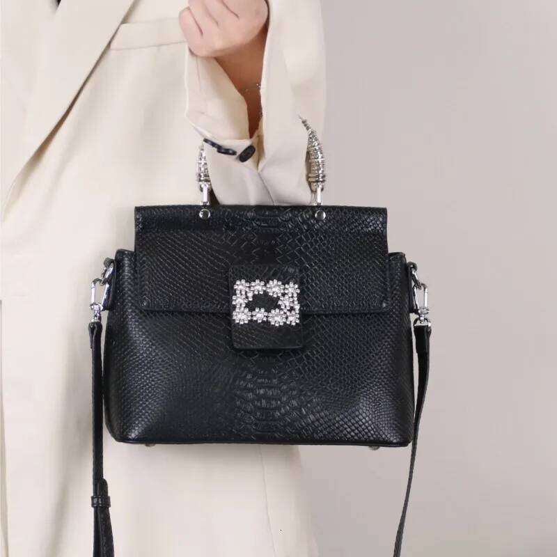2025 New Fashionable Handheld Diamond with High Quality, Single Shoulder Crossbody Bag, Exquisite Banquet Light Luxury Bag