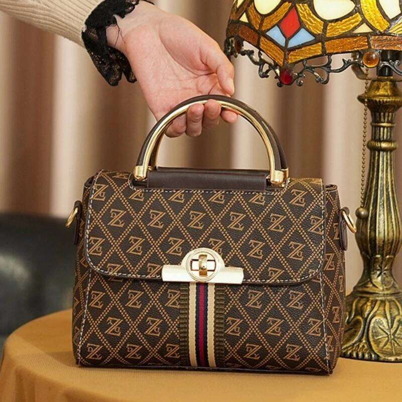 Vinta Large Capacity Tote Printed Letters One-Shoulder Crossbody Women's Bag Metal Buckle Stripe Decoration PVC Fabr