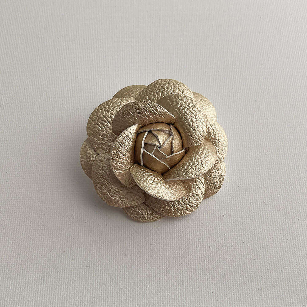 Korean Dongdaemun Same Style Fabric Camellia Flower High-end Pearl Pin Brooch Anti-exposure Accessory