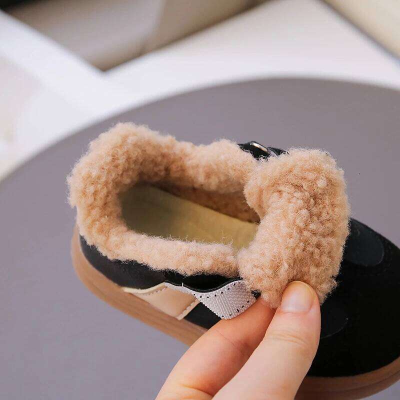 Children's Velvet Board 2025 Autumn/Winter New Style Boys' Casual Girls' Fashion Lamb Wool Cotton Shoes 22-31 Y260128