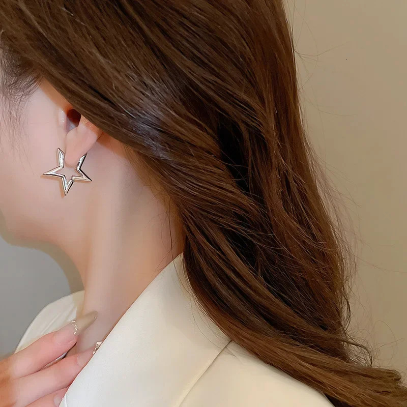 Fashion Simple Smooth Star Hoop Earrings Women Minimalist Hoops Huggie Hollow Ear Buckle Earring Punk Jewelry Gifts 260126
