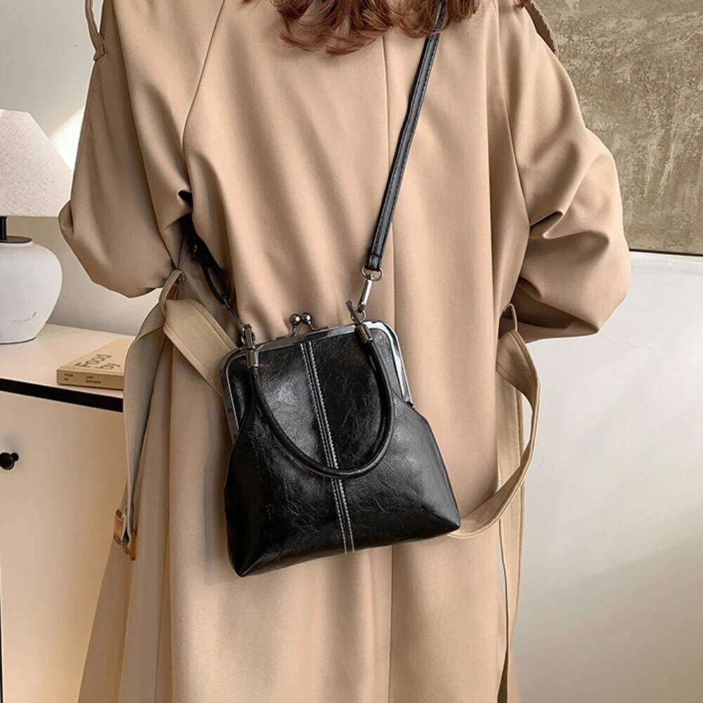 Elegant Kiss Lock Shoulder Large Capacity PU Leather Chinese Style Crossbody Bag Solid Color Retro Vintage Women's Handbag