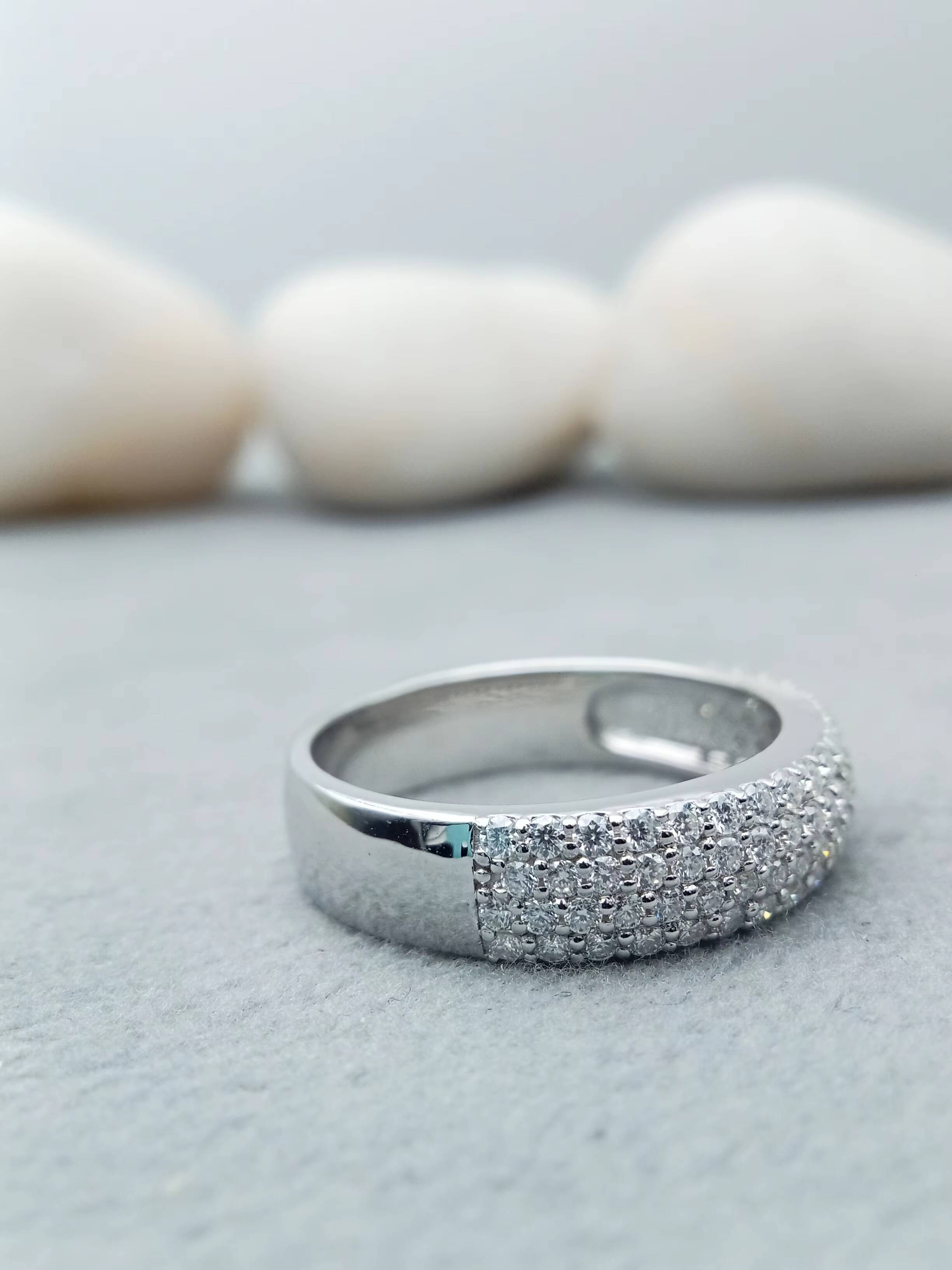 Womens 1ct round Cut VVS Lab Grown Diamond Engagement Wedding Ring 14k/18k Gold Classic Style GIA IGI Certified for Parties