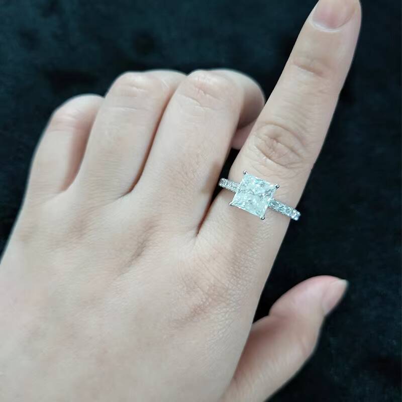 Starsgem Au750 18k Solid White Gold Princess Cut DEF Color Moissanite Fashion Ring Jewelry for Engagement