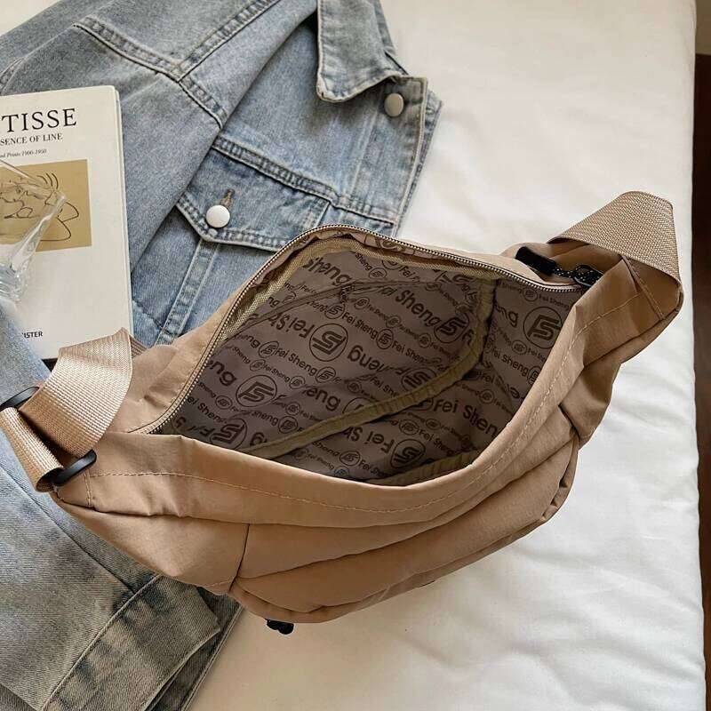 High-end feeling crossbody mini casual ultra-light saddle shoulder dumpling bag, chest bag