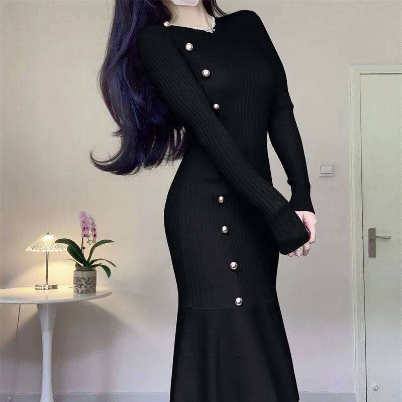 2023 Women's Autumn and Winter Pullover Round Neck Spliced Button Screw Long Sleeved Thread Knitted Slim Fit Solid Color Dress XJ260131