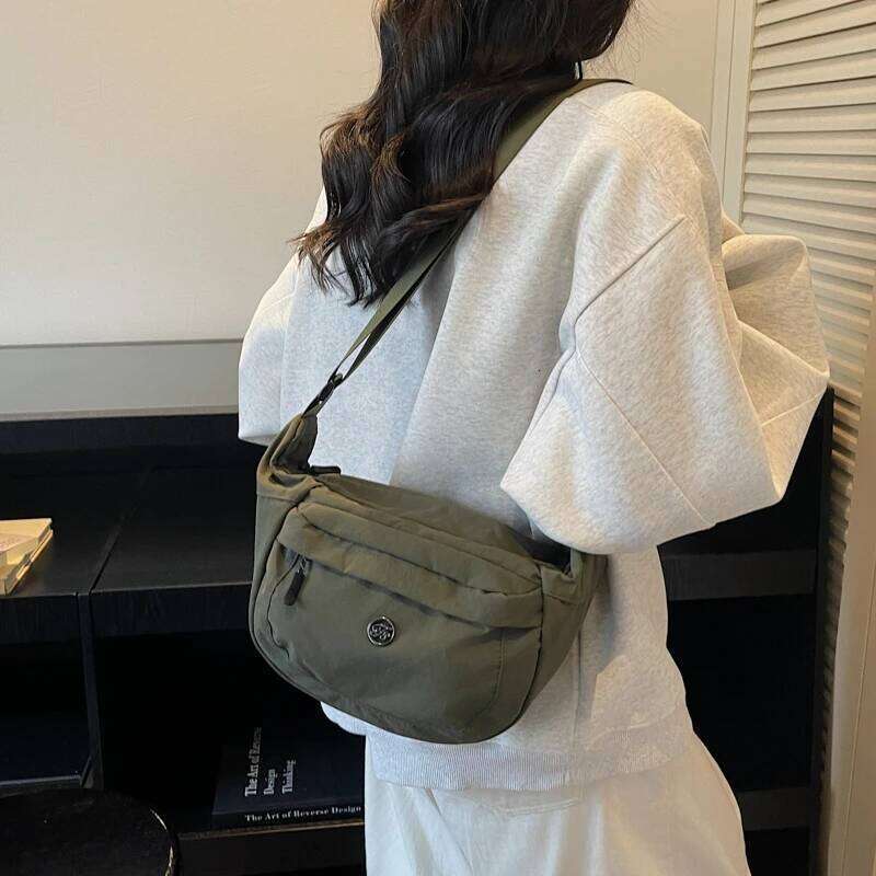 High-end feeling crossbody mini casual ultra-light saddle shoulder dumpling bag, chest bag