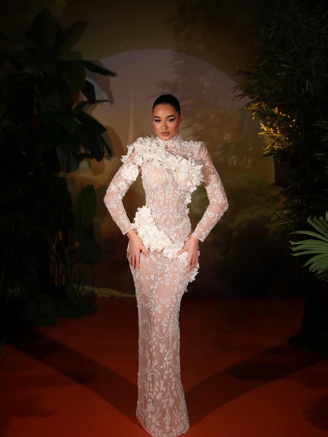 Fashion High Neck Lace Wedding Dresses Modern Long Sleeve Sheath Bridal Dress Floor Length Appliques Bride Gowns Customized