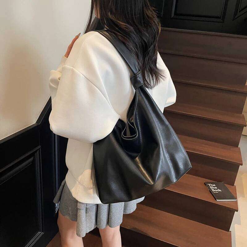 LEFTSIDE Design PU Leather Hobo Underarm Bags Lady Winter Shoulder Bag for Women 2025 New Luxury Brand High-capacity Handbags XJ260130