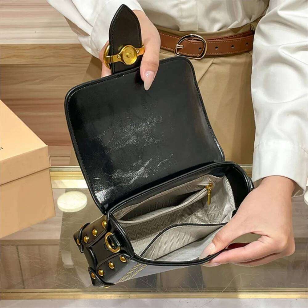 Women's handbag 2025 new autumn and winter high-end retro wide strap fashionable single shoulder crossbody bag