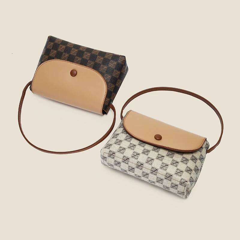 Retro-style small square - an elegant luxurious women's lightweight and niche shoulder bag for daily commutes.