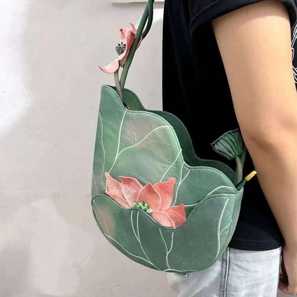 2026 New In Elegant Fashion Female Bags Chinese Style Shoulder Bag Women Exquisite Floral Embroidery Original Designer Handbag