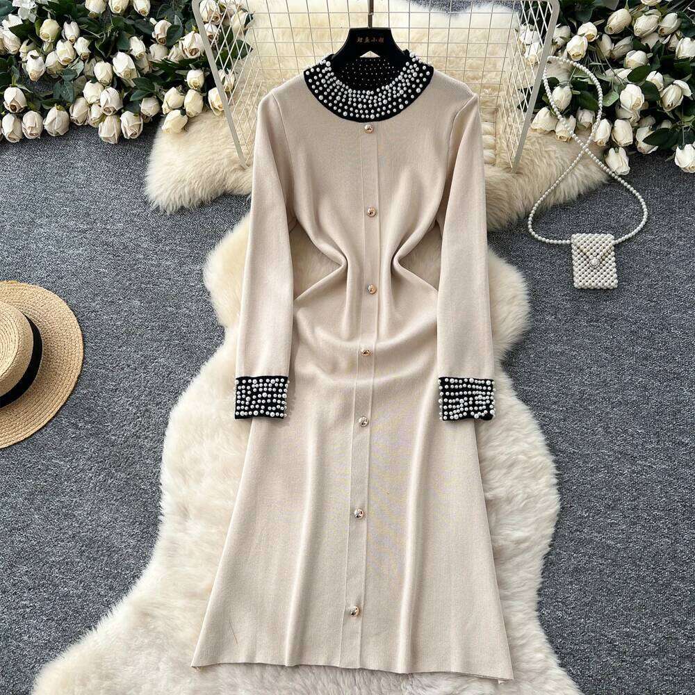 YuooMuoo Brand Fashion 2025 Autumn Winter Women Knitted Long Luxury Pearls O-neck A-line Sweater Dress Office Lady Vestido XJ260131