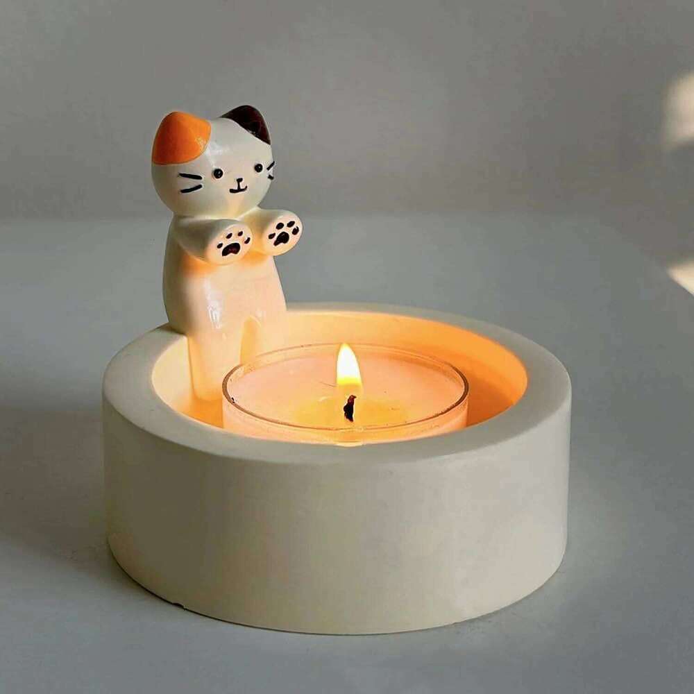 Cartoon Cat Candle Holder Cute Kitten Warming Itself Shape Candlestick Creative Aromatherapy Desktop Decorative Ornaments Y260131