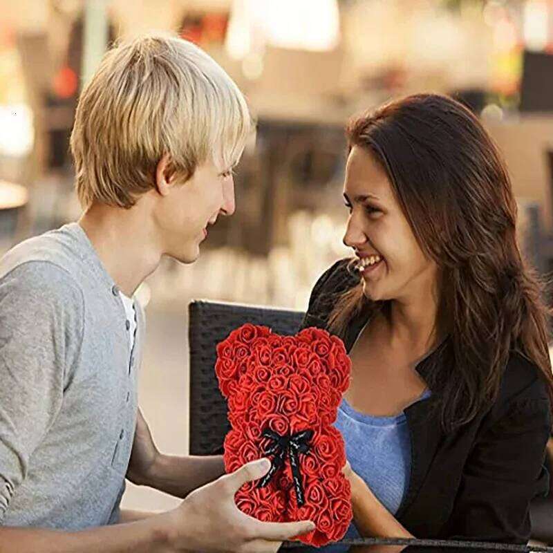 A 25-centimeter Red Rose Bear Decorated Christmas Gift for Friends and Couples Can Enhance The Festive Atmosphere Y260131