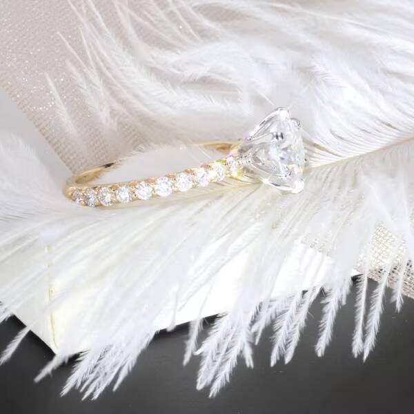 14k Yellow and White Gold Moissanite Rings Dropshipping 8mm Moissanite and Side Lab Grown Diamond Ring