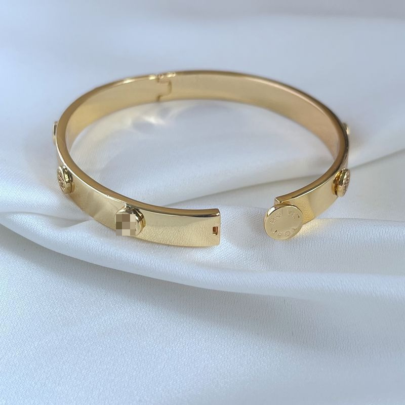 Fashionable LOGO Engraved Milliner's Signature Bangle in High-Quality Finish