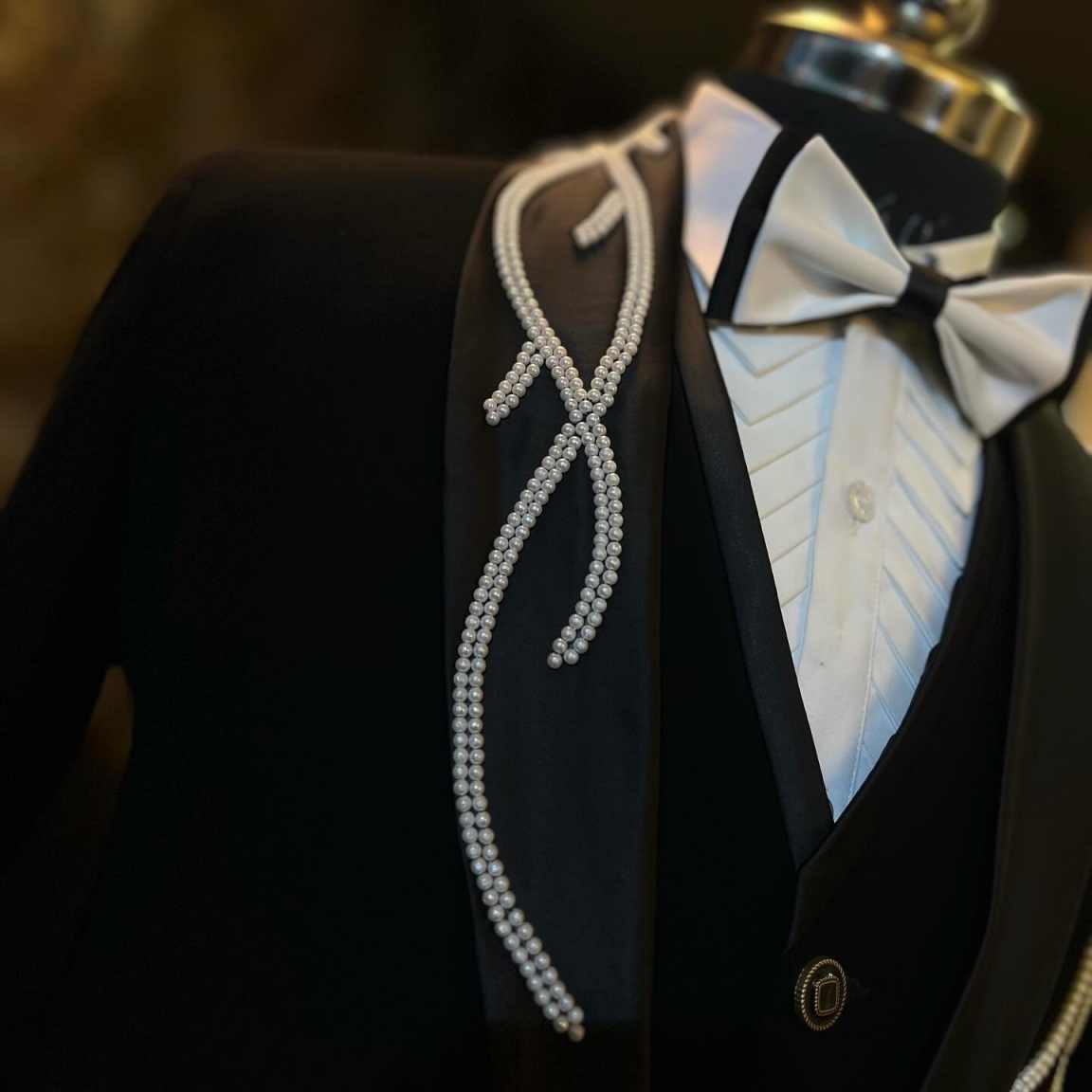 Stunning Mens Suits 2 Pieces Jacket Pants Shawl Lapel Single Breasted Beading Pearls Special Occasion Party Customized traje de hombre