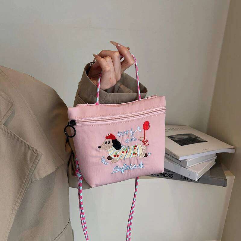Embroidered dog handbag made of nylon women; Japanese-style casual bag for commuting and going out; versatile single shoulde