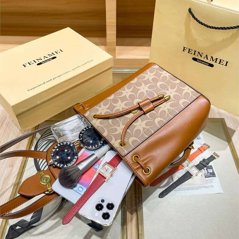 Women's handbag 2025 new fashionable contrasting color high-end feeling carriage large capacity backpack for women