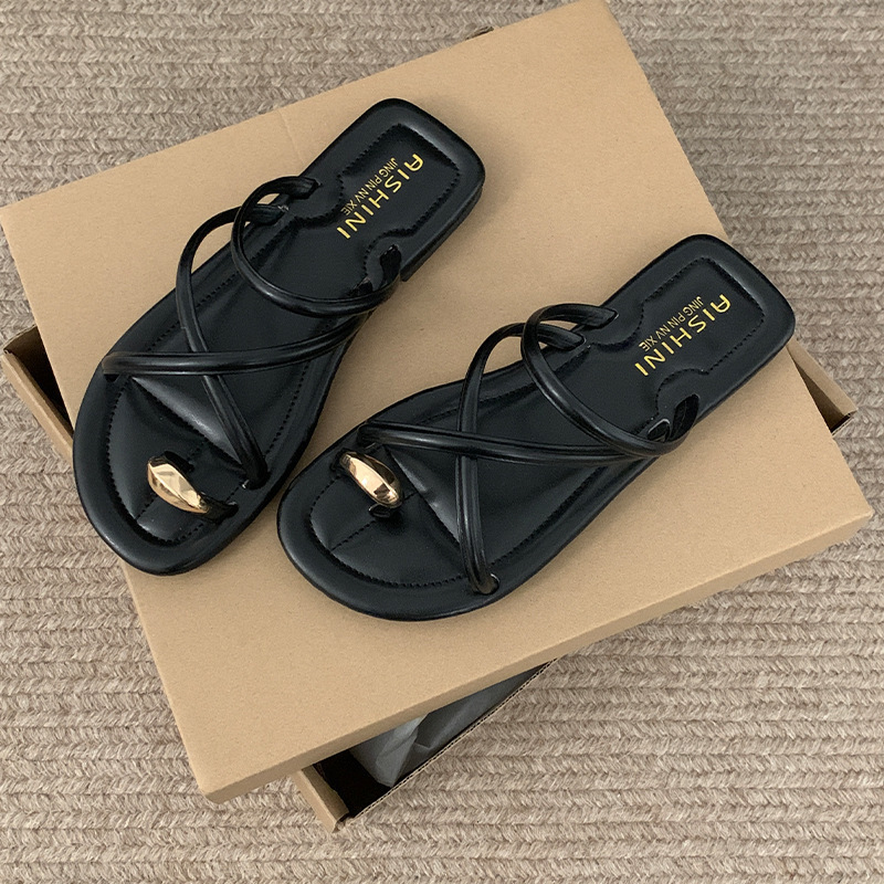 New Vintage Small Metal Cover Toe Female Summer Home Wear Fashionable All Match Flat Beach Cool Slippers 2026s hot